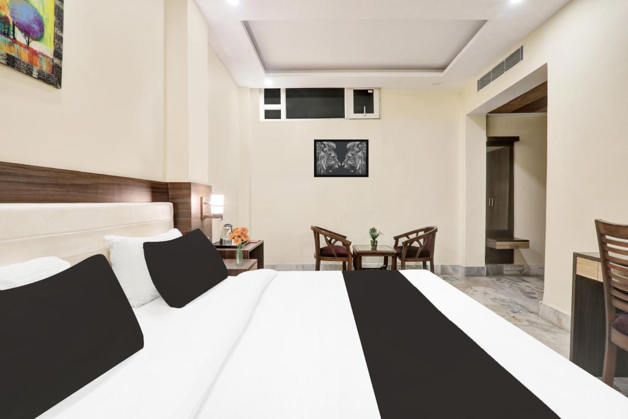 Super Townhouse Kankarbagh Formerly Kunwar Alcajars Patna  Exterior foto