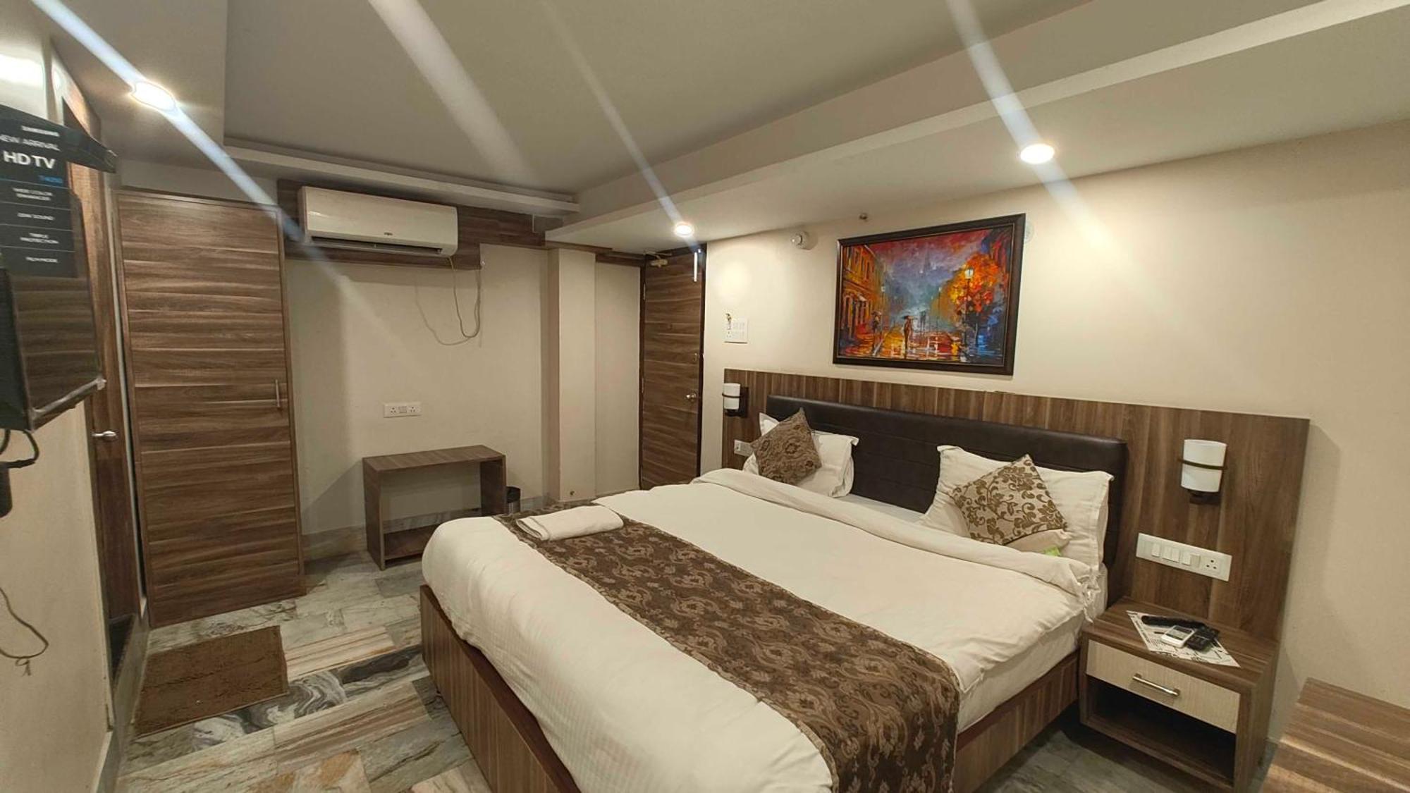 Super Townhouse Kankarbagh Formerly Kunwar Alcajars Patna  Exterior foto