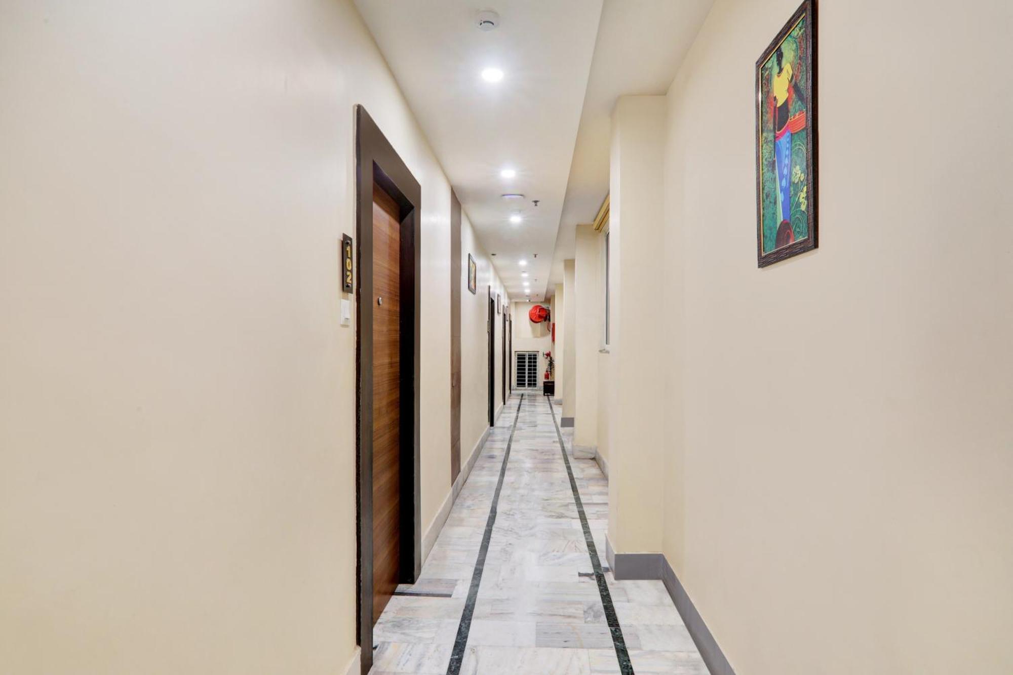 Super Townhouse Kankarbagh Formerly Kunwar Alcajars Patna  Exterior foto